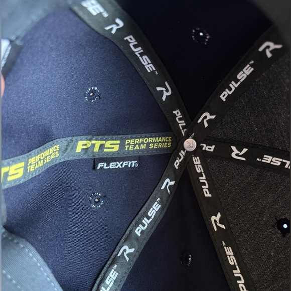 New Milwaukee Braves Hat Navy Blue and Red Logo Size XS-SM Flexfit Richardson - Picture 3 of 3